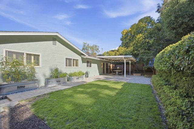 3642 Farm Hill Boulevard, Redwood City, CA 94061