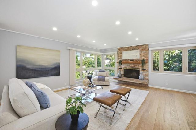 3642 Farm Hill Boulevard, Redwood City, CA 94061