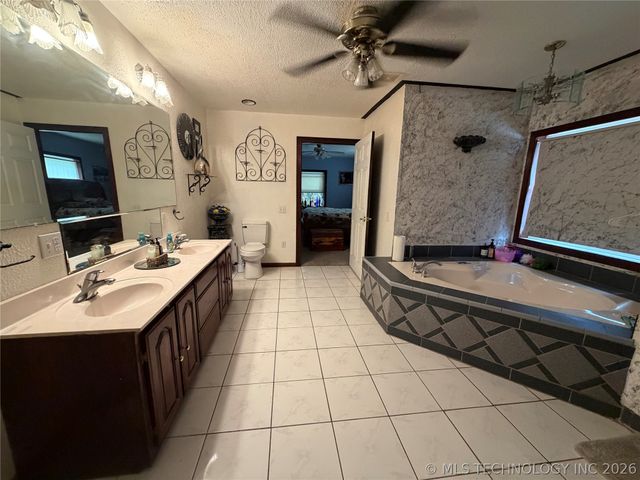 13 Wildflower Road, Eufaula, OK 74432