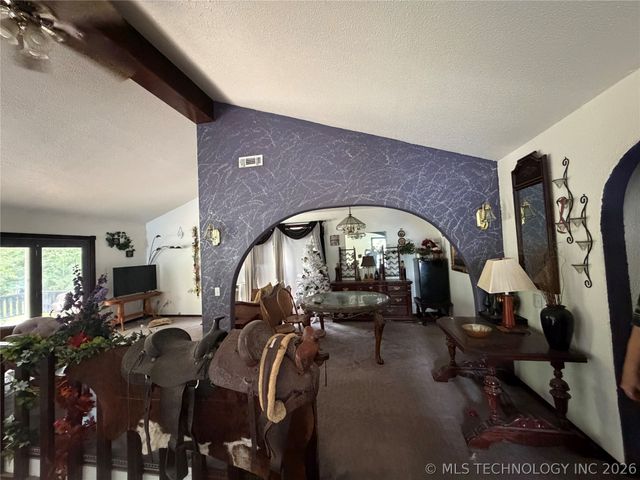 13 Wildflower Road, Eufaula, OK 74432