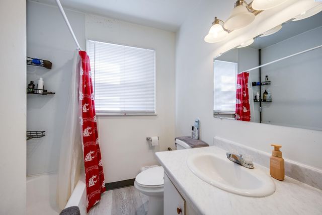 1215 NE Myrtle St, Pullman, WA 99163