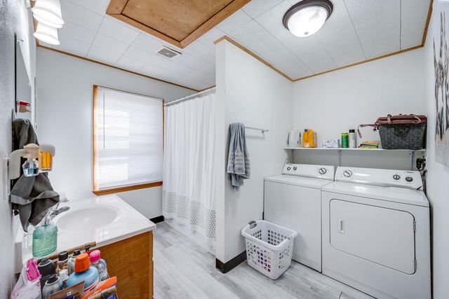 1215 NE Myrtle St, Pullman, WA 99163