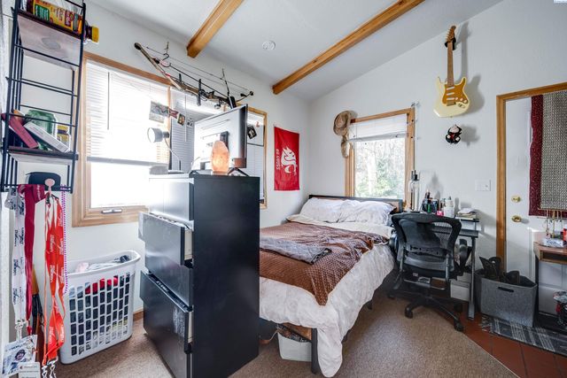 1215 NE Myrtle St, Pullman, WA 99163