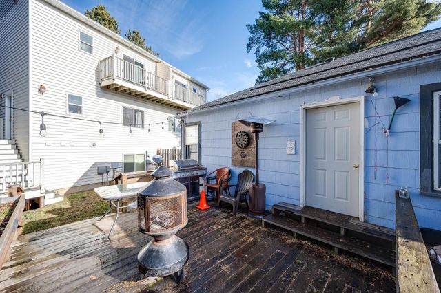 1215 NE Myrtle St, Pullman, WA 99163