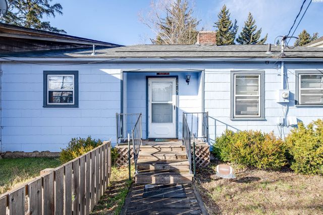 1215 NE Myrtle St, Pullman, WA 99163