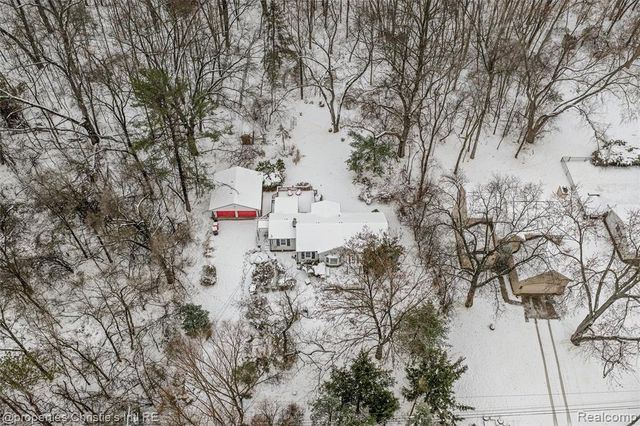 23245 Hunters Lane, Southfield, MI 48033