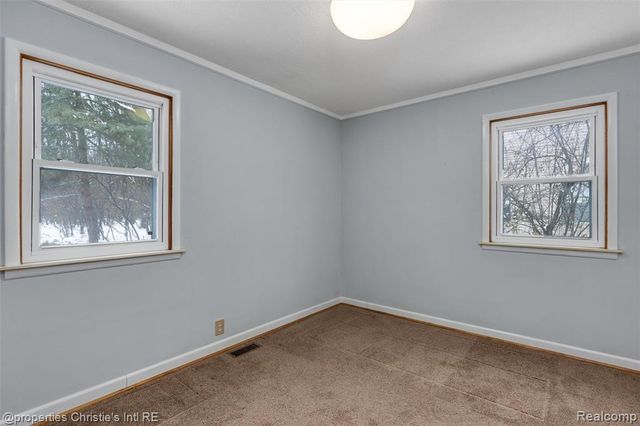 23245 Hunters Lane, Southfield, MI 48033