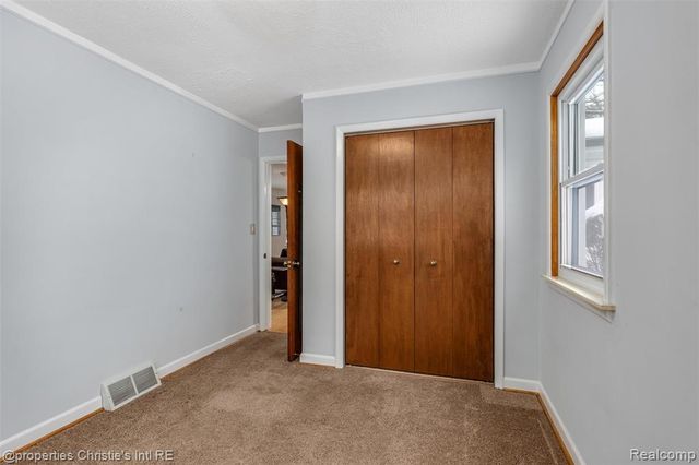 23245 Hunters Lane, Southfield, MI 48033