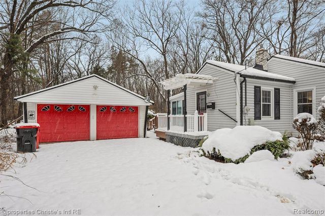 23245 Hunters Lane, Southfield, MI 48033