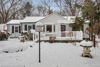 23245 Hunters Lane, Southfield, MI 48033