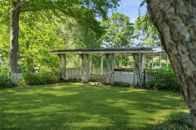 5422 Hill Road SW, Powder Springs, GA 30127
