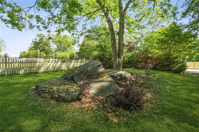 5422 Hill Road SW, Powder Springs, GA 30127