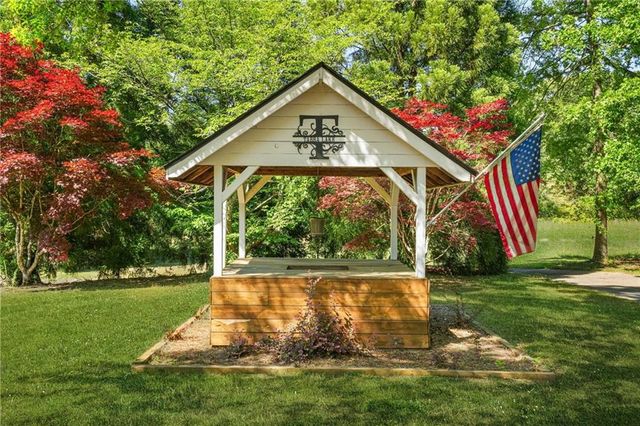 5422 Hill Road SW, Powder Springs, GA 30127