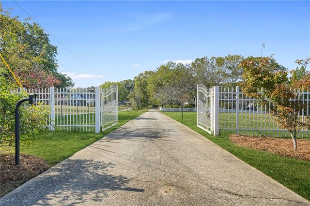 5422 Hill Road SW, Powder Springs, GA 30127