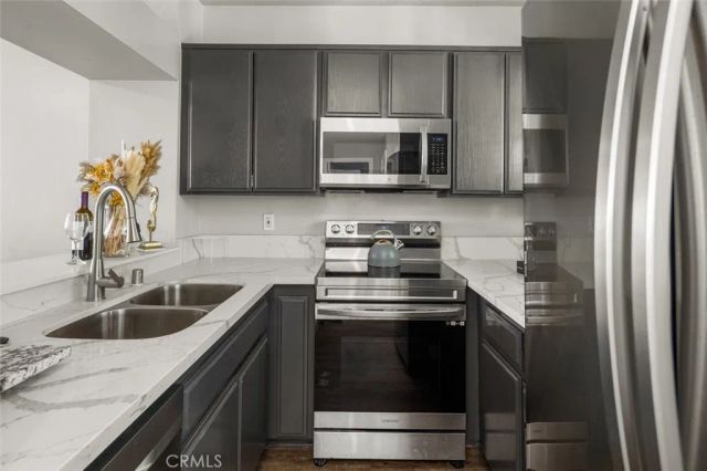 20331 Bluffside 321, Huntington Beach, CA 92646