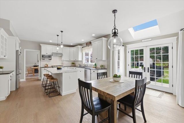 24 Winthrop Dr, Franklin, MA 02038