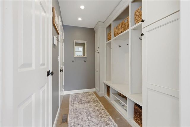 24 Winthrop Dr, Franklin, MA 02038