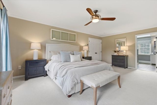 24 Winthrop Dr, Franklin, MA 02038