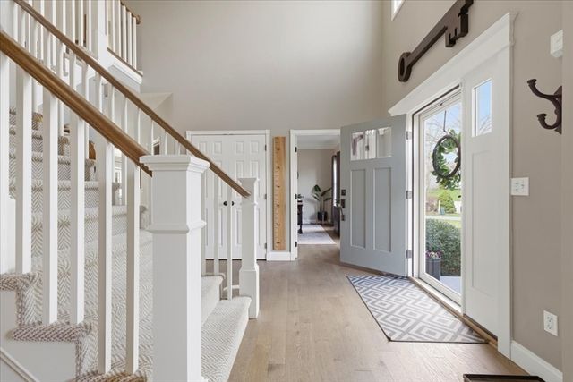 24 Winthrop Dr, Franklin, MA 02038