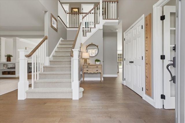 24 Winthrop Dr, Franklin, MA 02038