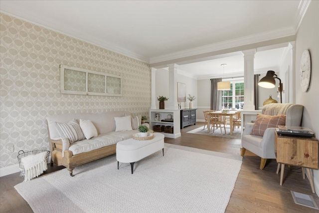 24 Winthrop Dr, Franklin, MA 02038