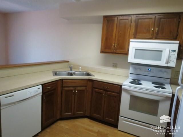 1109 Country Club Lane, Junction City, KS 66441