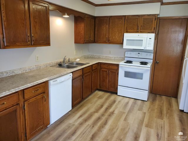 1109 Country Club Lane, Junction City, KS 66441