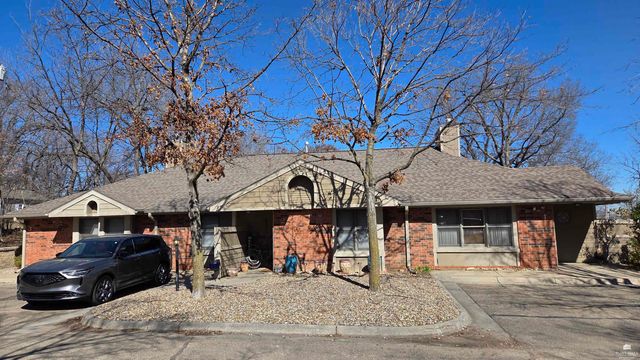 1109 Country Club Lane, Junction City, KS 66441