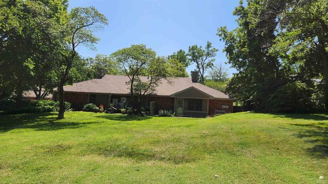 1109 Country Club Lane, Junction City, KS 66441