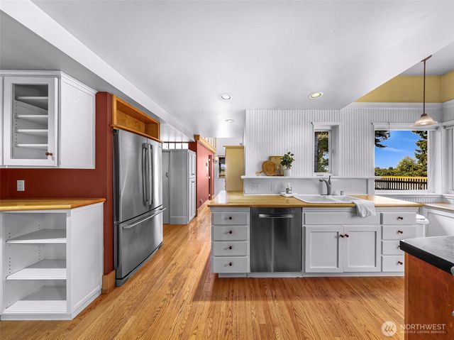 5836 Chuckanut Drive, Bow, WA 98232