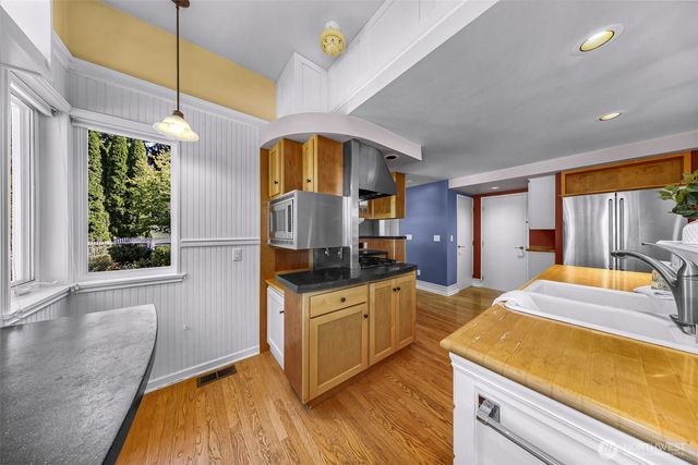 5836 Chuckanut Drive, Bow, WA 98232
