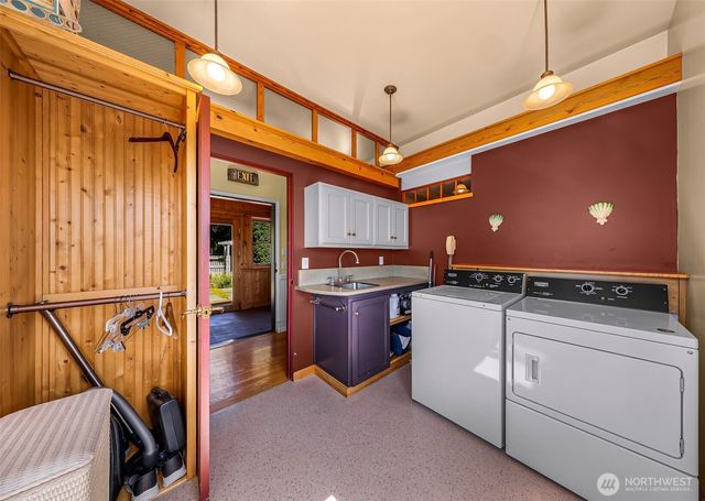 5836 Chuckanut Drive, Bow, WA 98232