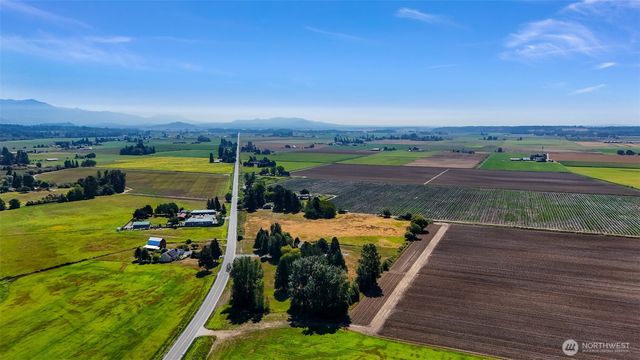 5836 Chuckanut Drive, Bow, WA 98232