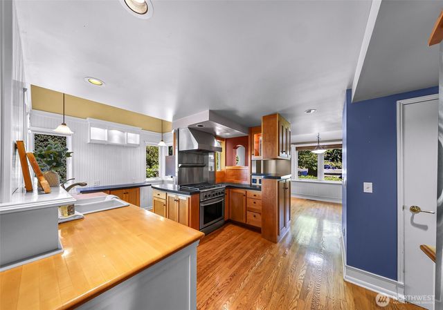 5836 Chuckanut Drive, Bow, WA 98232