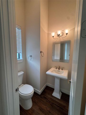 54 N Hutcheson Street, Houston, TX 77003