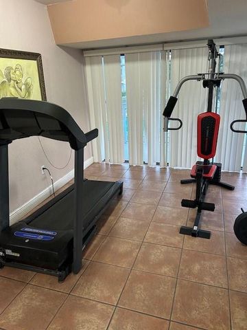 405 S Pine Island Road 412D, Plantation, FL 33324