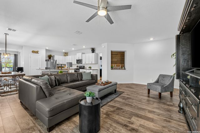 4003 FORT PALMER BLVD, St Hedwig, TX 78152