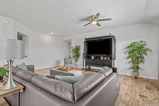 4003 FORT PALMER BLVD, St Hedwig, TX 78152