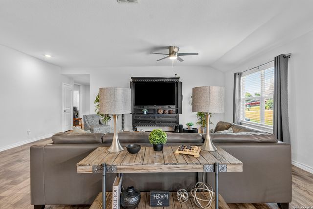 4003 FORT PALMER BLVD, St Hedwig, TX 78152