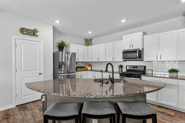 4003 FORT PALMER BLVD, St Hedwig, TX 78152