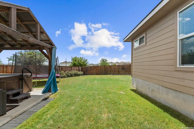 4003 FORT PALMER BLVD, St Hedwig, TX 78152
