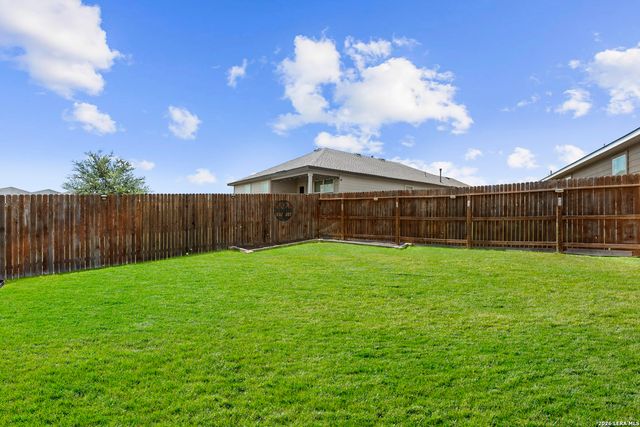 4003 FORT PALMER BLVD, St Hedwig, TX 78152