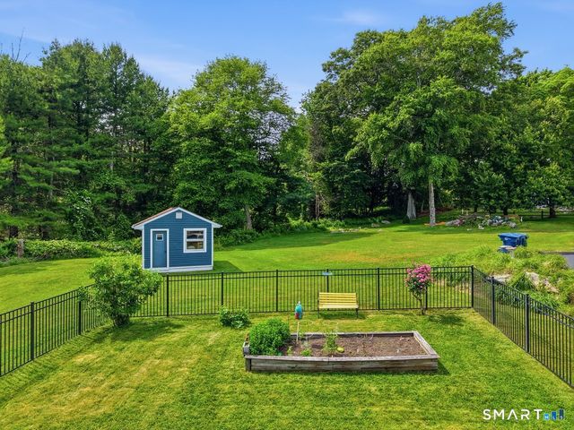 7 Goundry Drive, Waterford, CT 06385