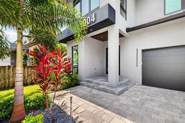 1004 SW 5th Place, Fort Lauderdale, FL 33312