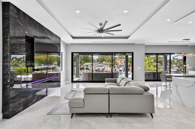 1004 SW 5th Place, Fort Lauderdale, FL 33312