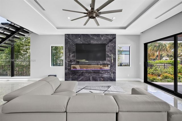 1004 SW 5th Place, Fort Lauderdale, FL 33312
