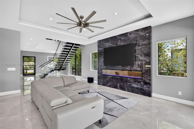 1004 SW 5th Place, Fort Lauderdale, FL 33312