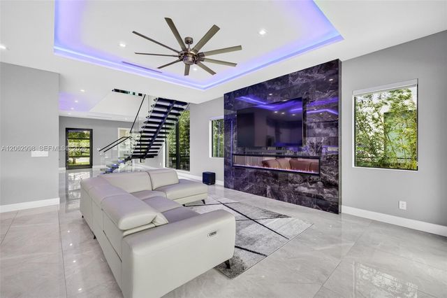 1004 SW 5th Place, Fort Lauderdale, FL 33312