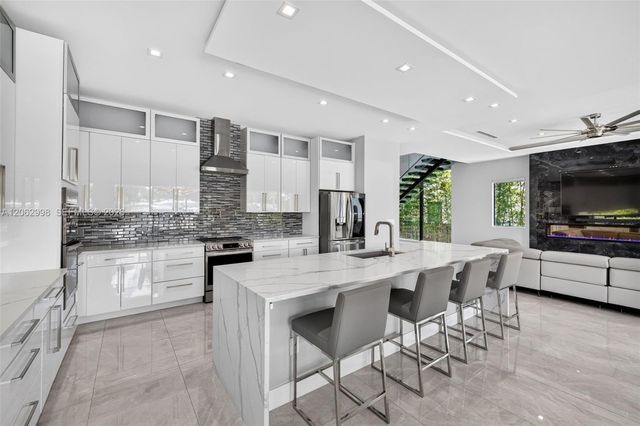 1004 SW 5th Place, Fort Lauderdale, FL 33312