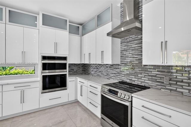 1004 SW 5th Place, Fort Lauderdale, FL 33312